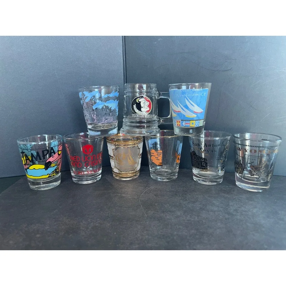 Lot of 25 Vintage Souvenir Shot Glasses Las Vegas Epcot San Francisco‎ Travel